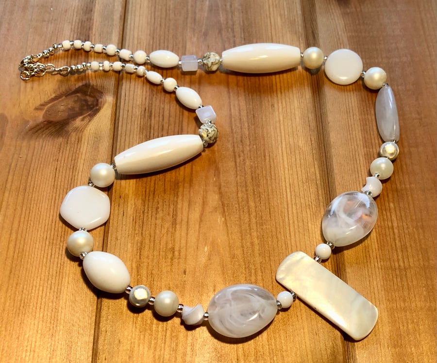 White recycled bead necklace 