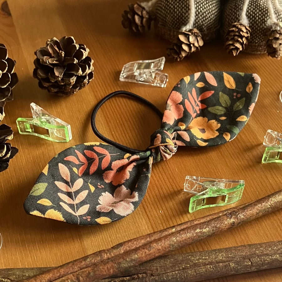 Dark Autumn Floral Patterned Bow Hair Accessories