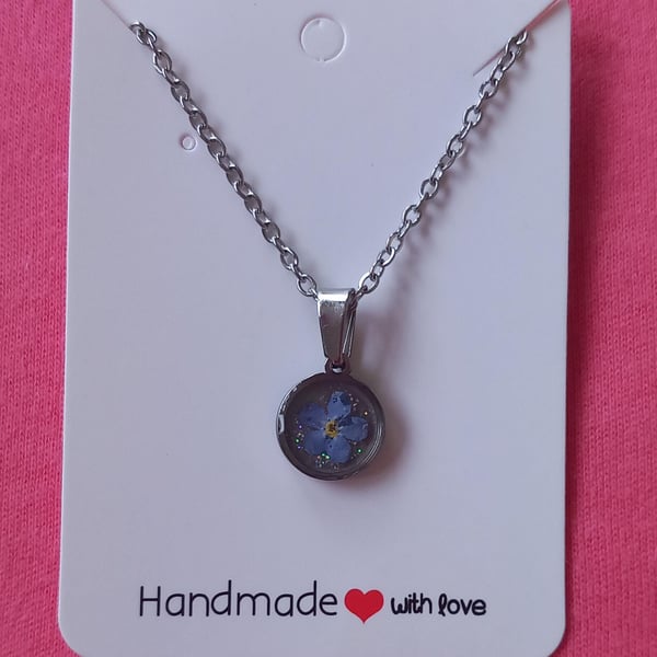 Dried flower silver necklace, Forget me not resin jewellery, Little blue flower 