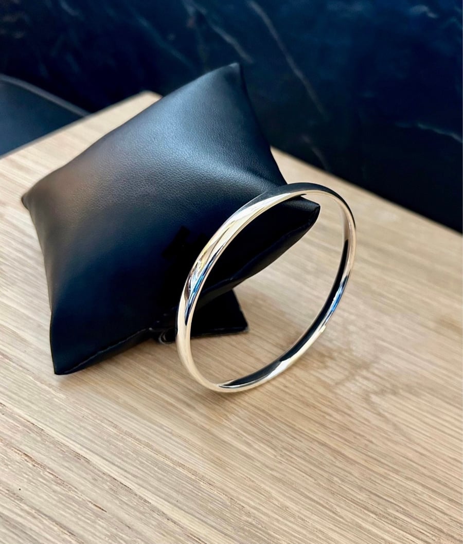 Afterglow - Sterling Silver bangle - 6x3mm oval - made to any size