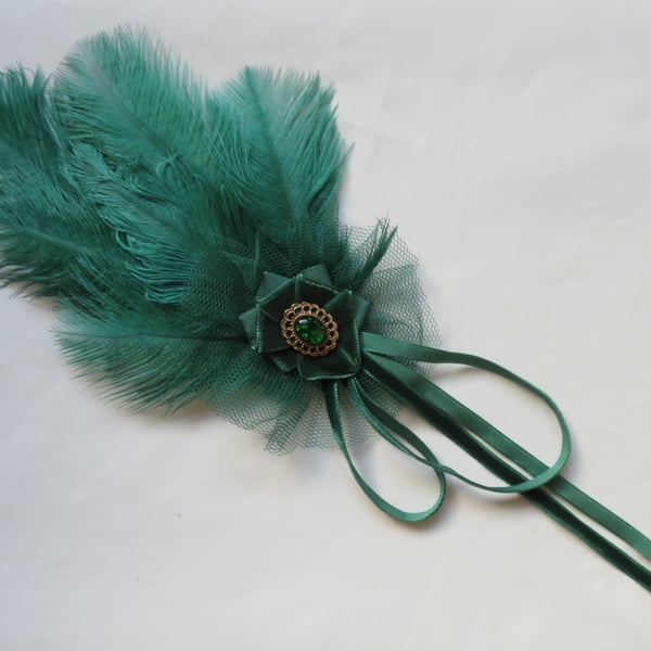 Regency Bottle Green Feather Fascinator – Velvet Ribbon Hair Clip Headpiece