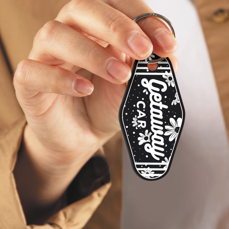 Getaway Car - Daisy Keyring: Girly Acrylic Keychain Vintage Vibe, Song quote