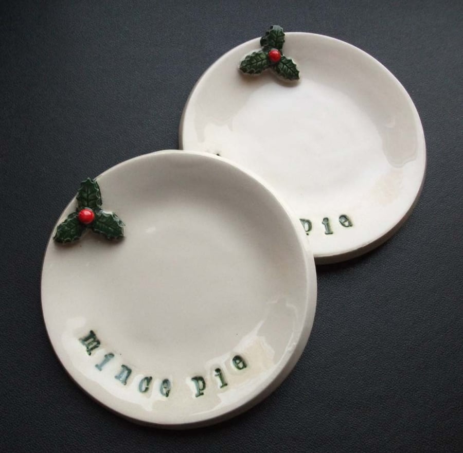 pair of Individual mince pie plates (special reduced price)