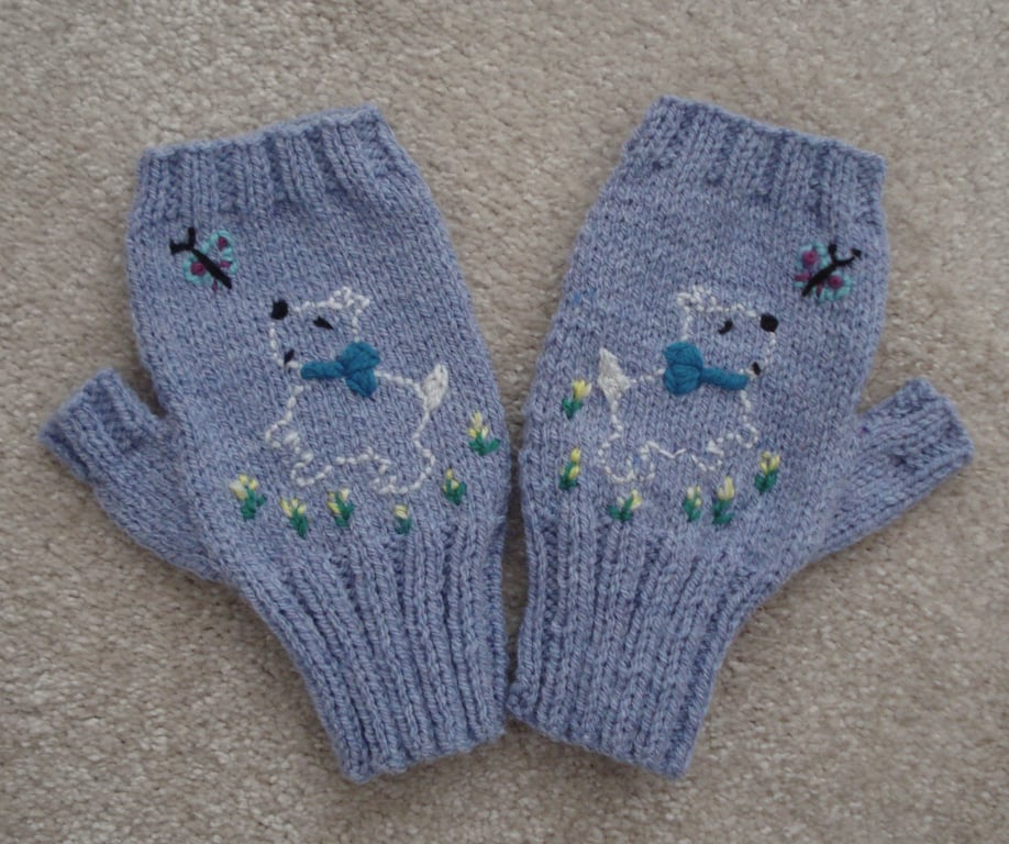 Hyacinth blue Knitted Gloves With Embroidered Dog And Butterfly (J192)