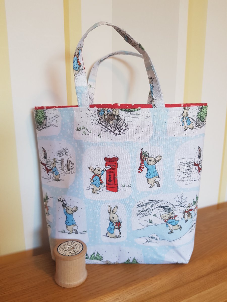 Christmas gift bag: Peter Rabbit posts a letter