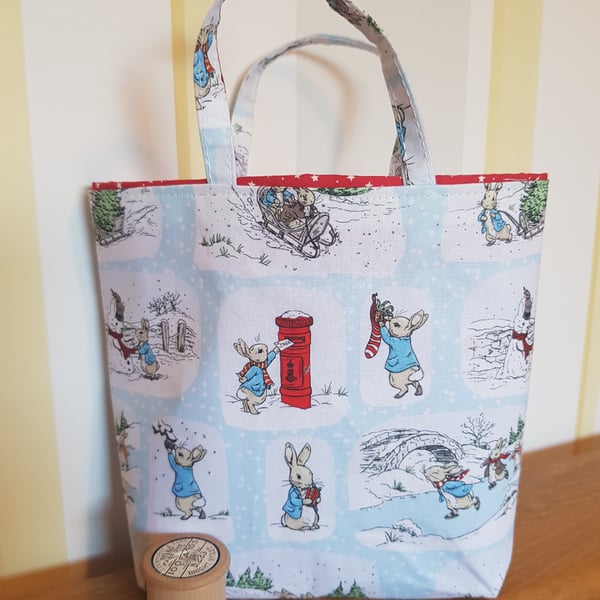 Christmas gift bag: Peter Rabbit posts a letter