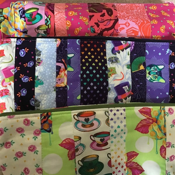 100% Cotton Patchwork Pouches, lined with Zips. Lots of colours, designs & sizes