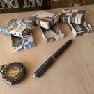 A three-box set of ultra-thin, Art Deco style giftboxes for earrings