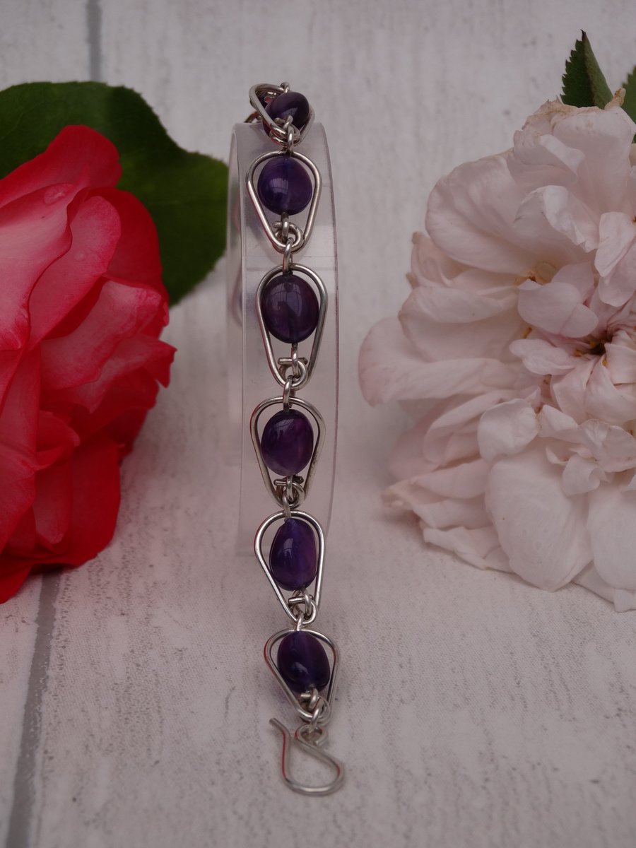 Amethyst and silver wire ovals bracelet