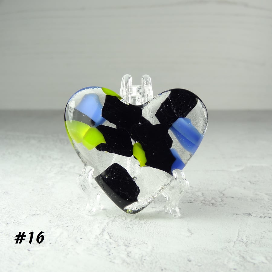 Black blue green fused glass heart pocket hug with stand, 5x4.5cm (16)