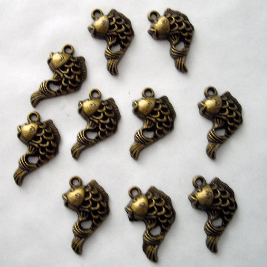 10 x Antique Brass Effect Fish Charms