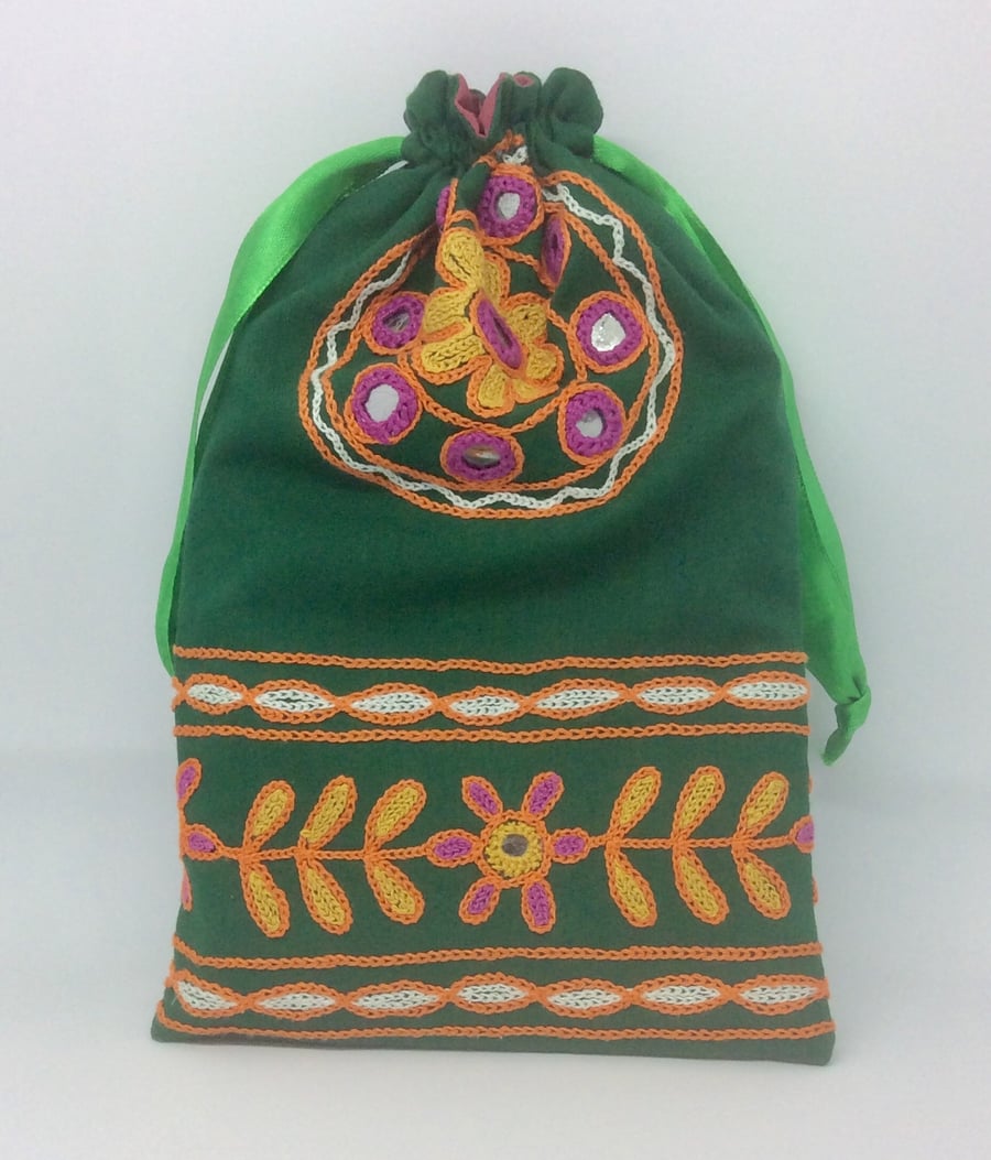 Potli, drawstring bag, green, embellished with embroidery and mirrors