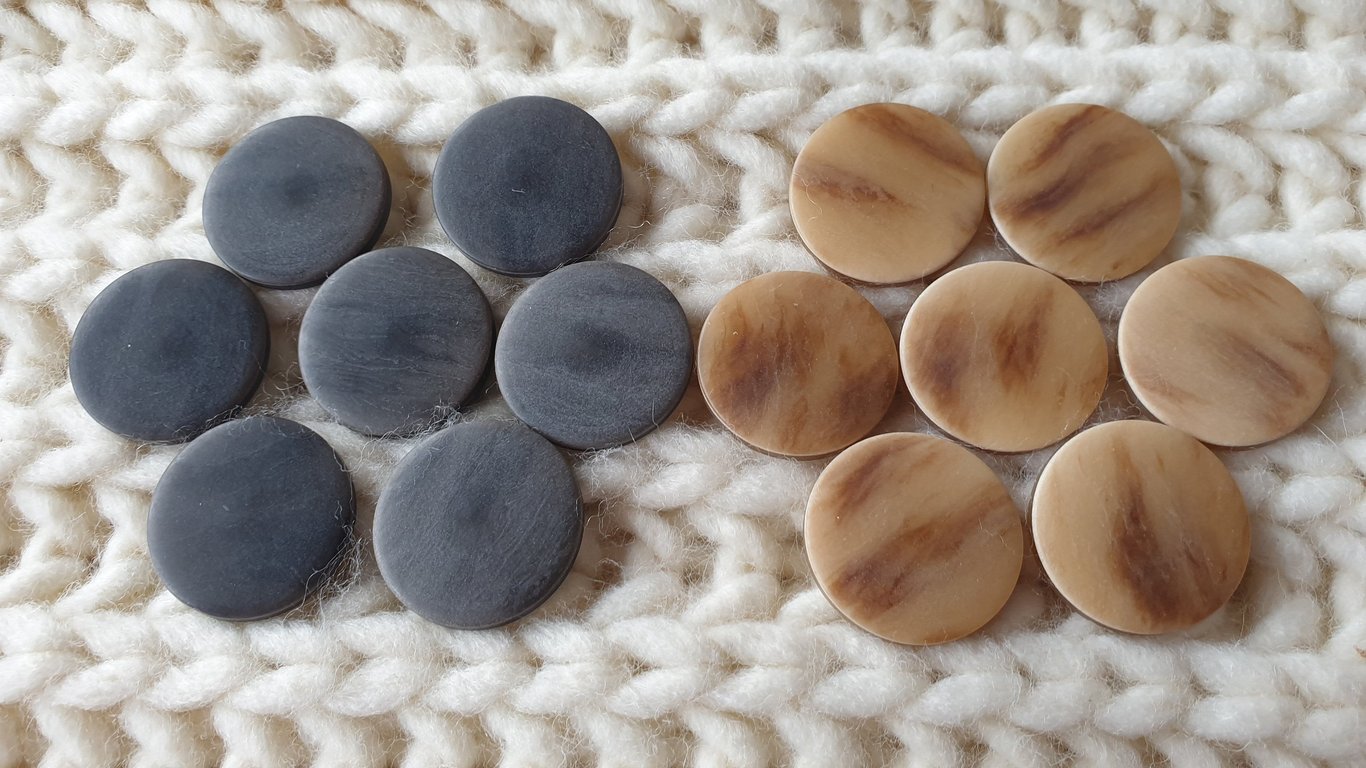 1 & 1 8" 28mm 44L Marbled Stone look Italian Buttons in 2 fantastic colours
