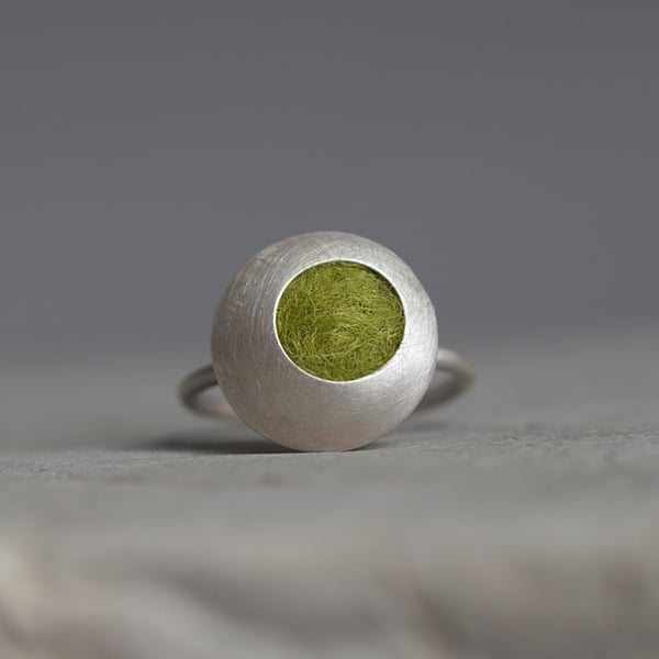 Green Funky Dots Sterling Silver Disc Ring
