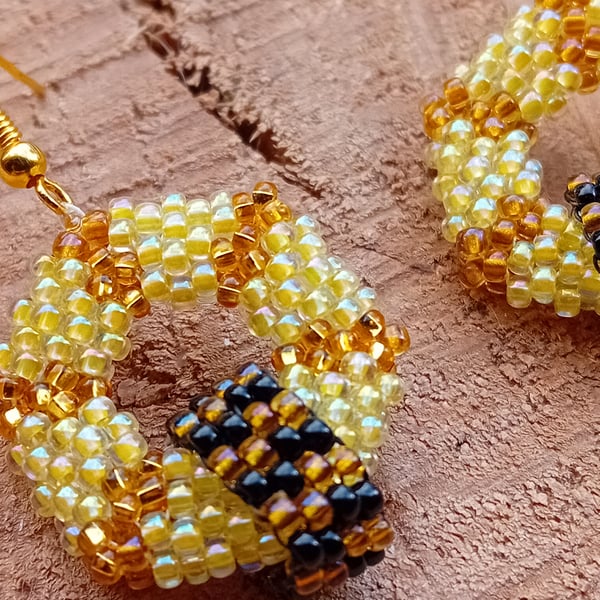Abstract bumblebee golden honeycomb hoop earrings
