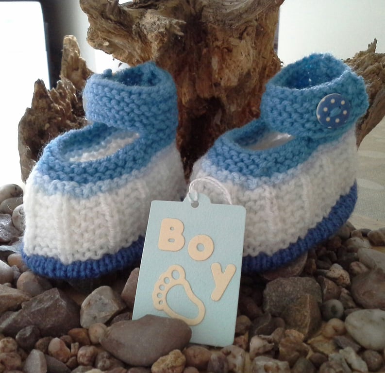 Baby Boys Hand Knitted Shoes 3-6 months size 