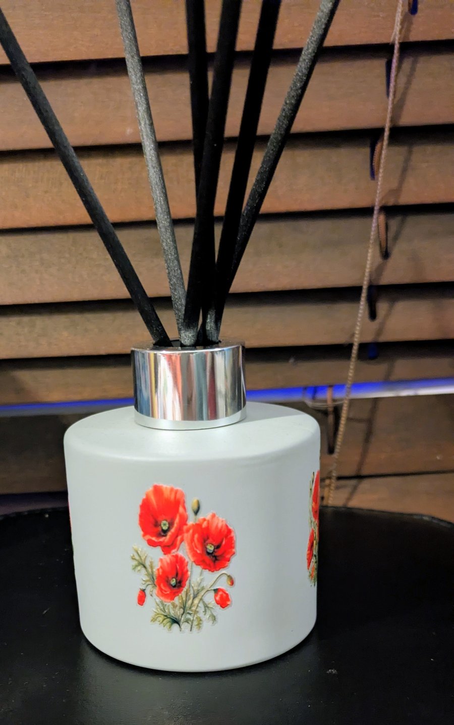 Grey red poppies theme glass diffuser bottle 150 ml size with reed sticks