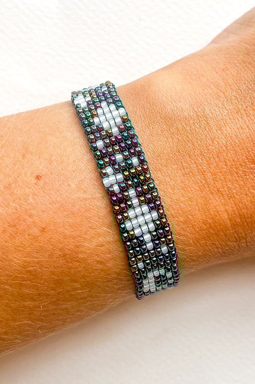 Moon & Star Beaded Loom Bracelet in Shimmering Black Alabaster