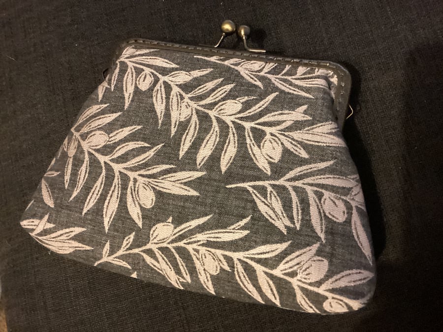 Grey with cream leaves and berries clasp purse