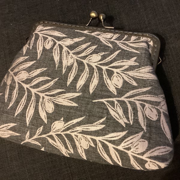 Grey with cream leaves and berries clasp purse