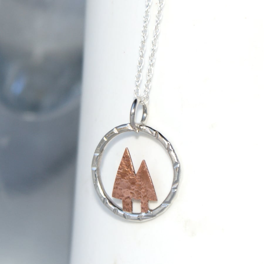 Tiny tree necklace 