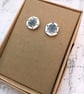White mini snowflake stud earrings - Image 4