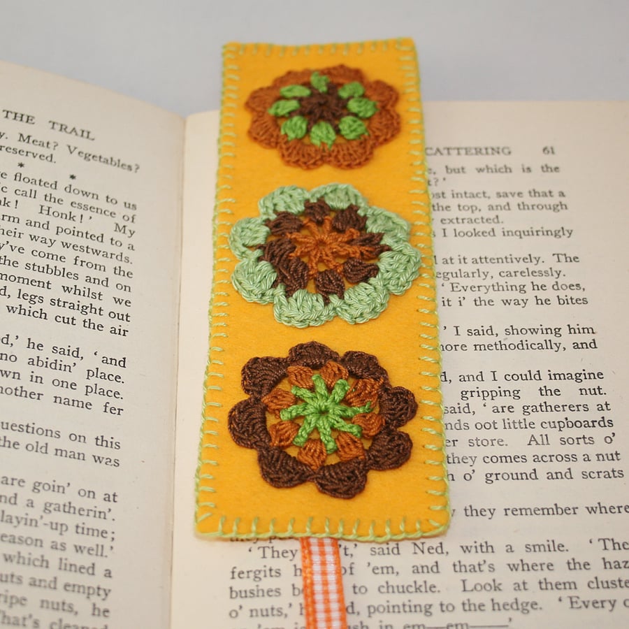 Crochet motif felt bookmark - yellow