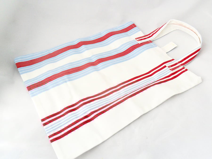 Folding shopping bag