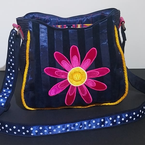 The Happy Pink Daisy Handbag