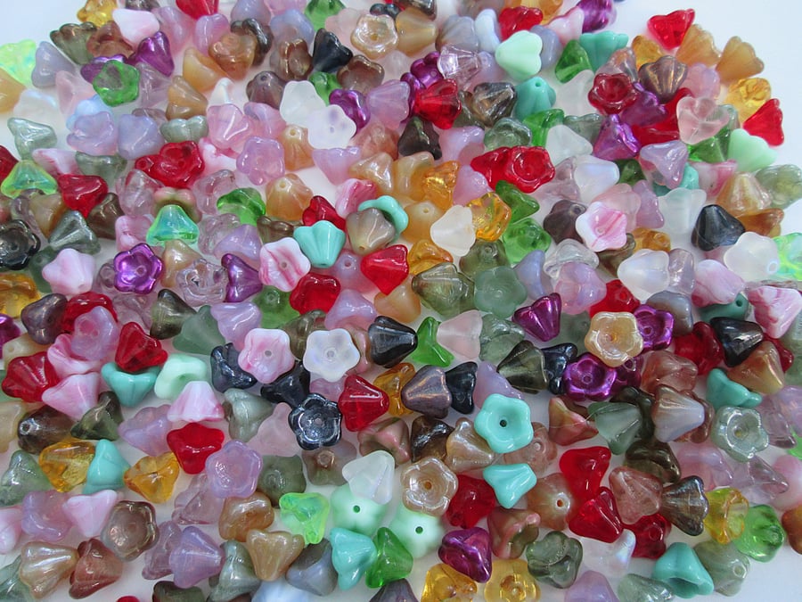 Destash 7mm czech glass flower beads