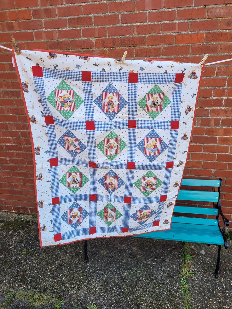 Teddies in a square baby quilt