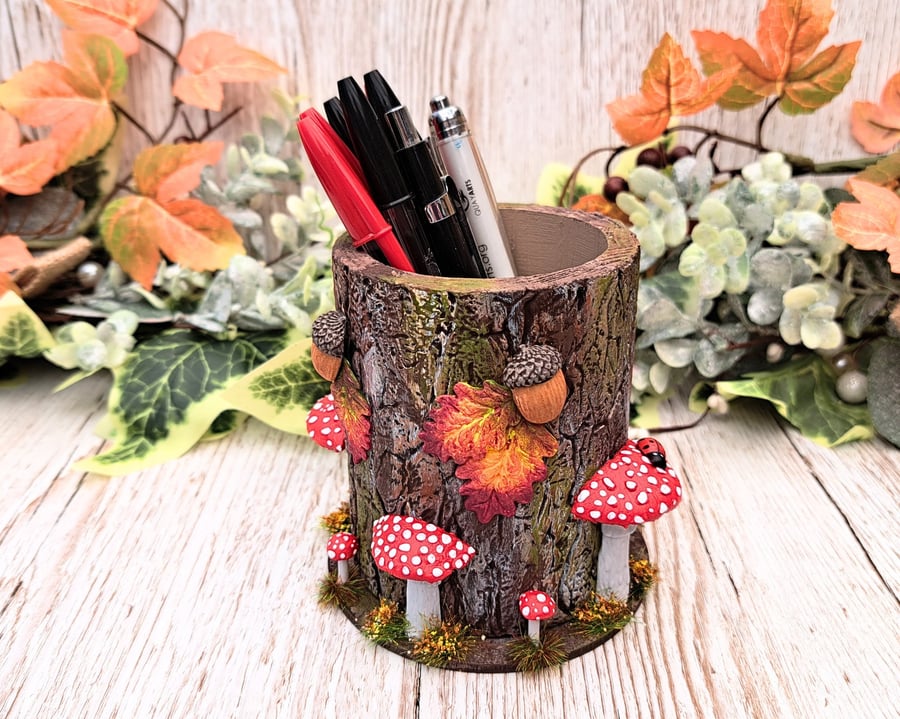 Autumn Mushroom Pen Holder - Pencil Pot for Cottagecore Lovers 