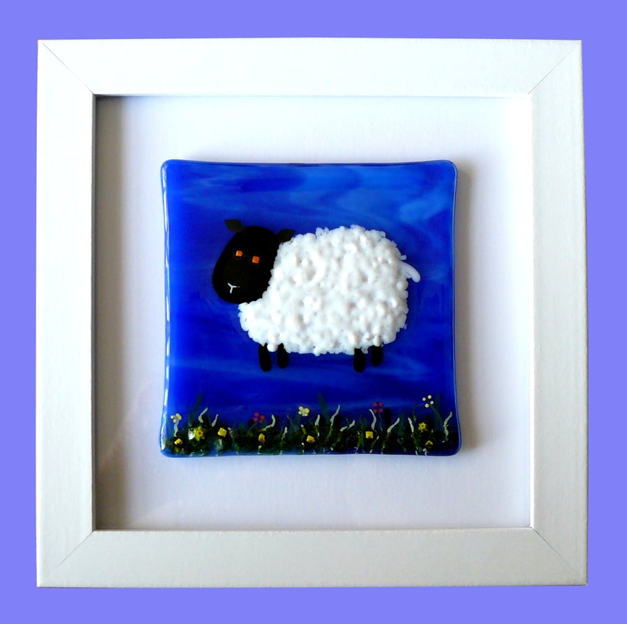 HANDMADE FUSED GLASS 'LTTLE LAMB' PICTURE.