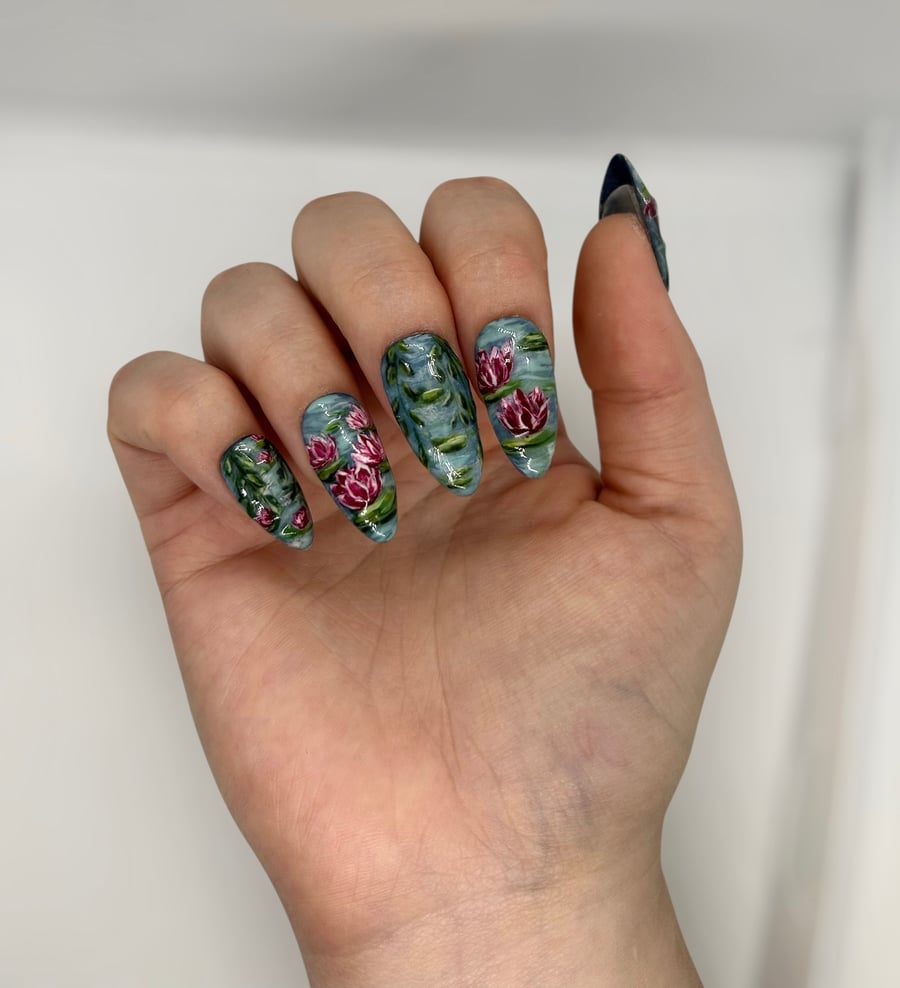 Image of Water Lily Press on Nails