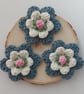 3x Crochet flowers - Blue 