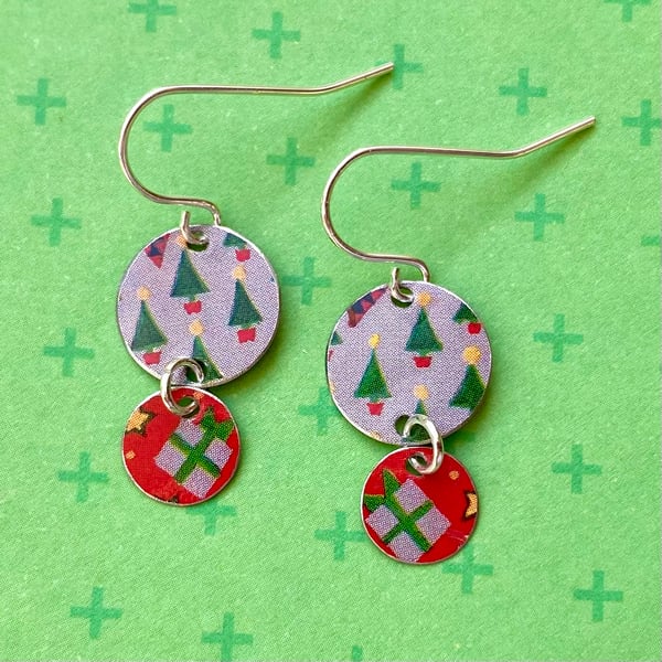 Vintage tin Christmas tree circle drop earrings