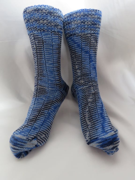 Hand-cranked Knitted Ribbed Wool Socks Size 8 to 9