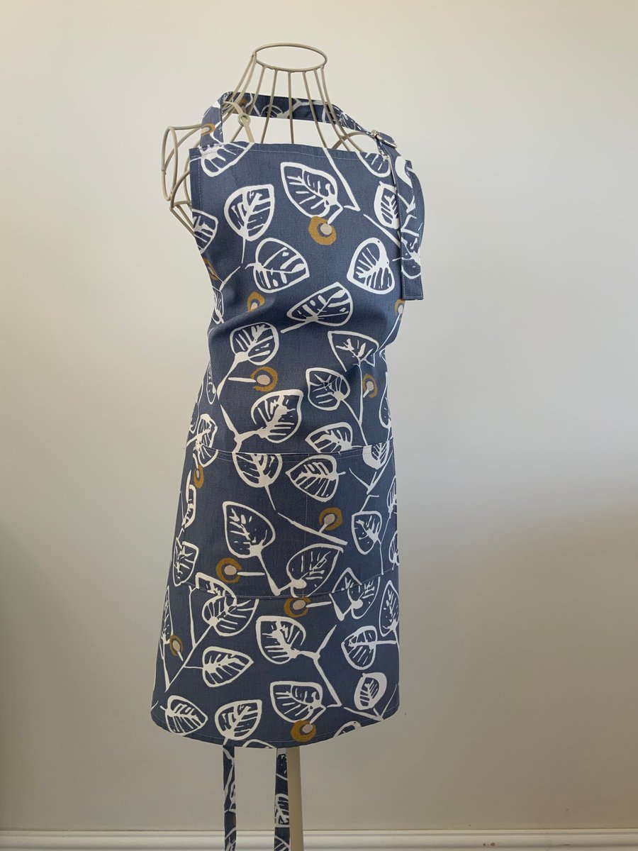 Classic Cotton Full Apron with Lined Centre Pocket and adjustable neck strap