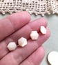 Vintage natural shell buttons, with shanks, in an variety of sizes and shapes - Image 6