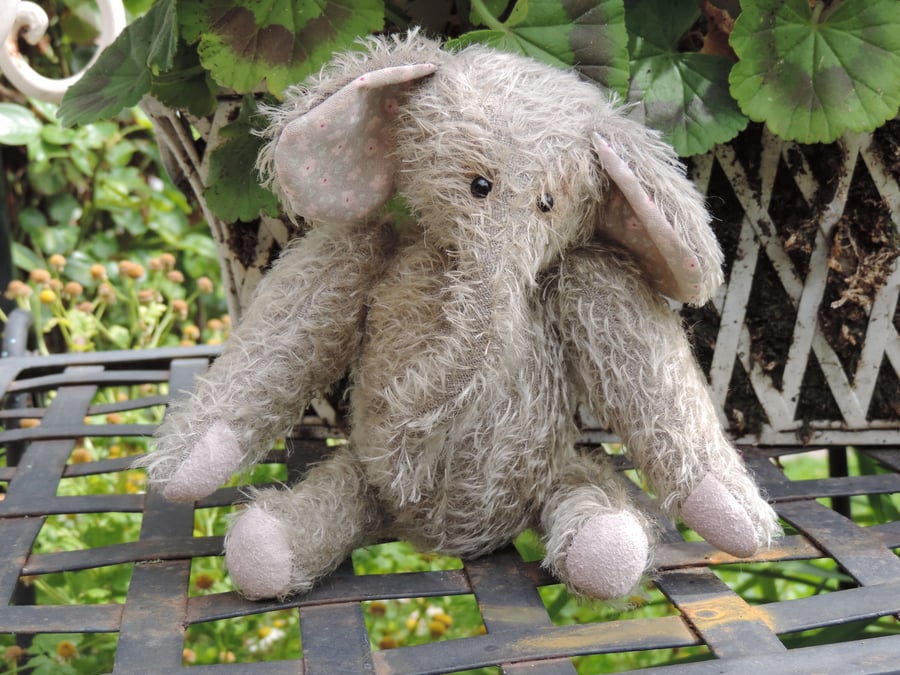 Vintage style mohair elephant 7"