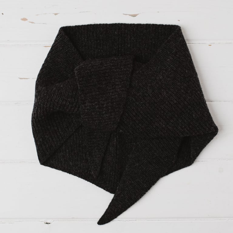Lambswool neckerchief - charcoal