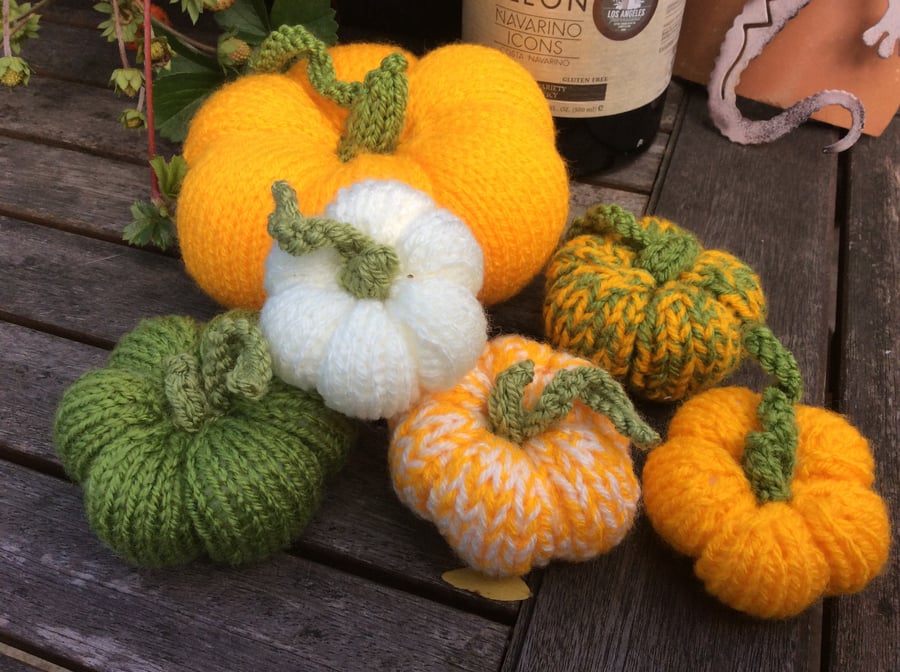 Halloween pumpkin decorations, 6 hand knitted pumpkins, harvest festival