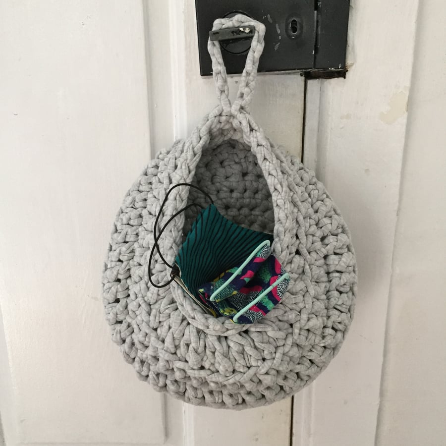 Crochet hanging basket made with upcycled tshirt yarn - light grey