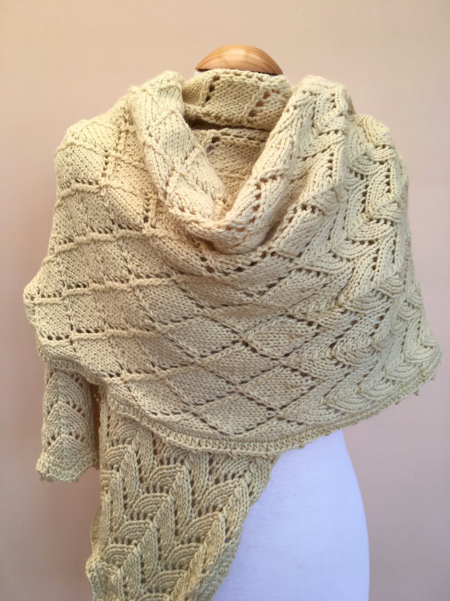 Handknitted Soft Yellow Wool Horseshoe & Diamond Lace shawl
