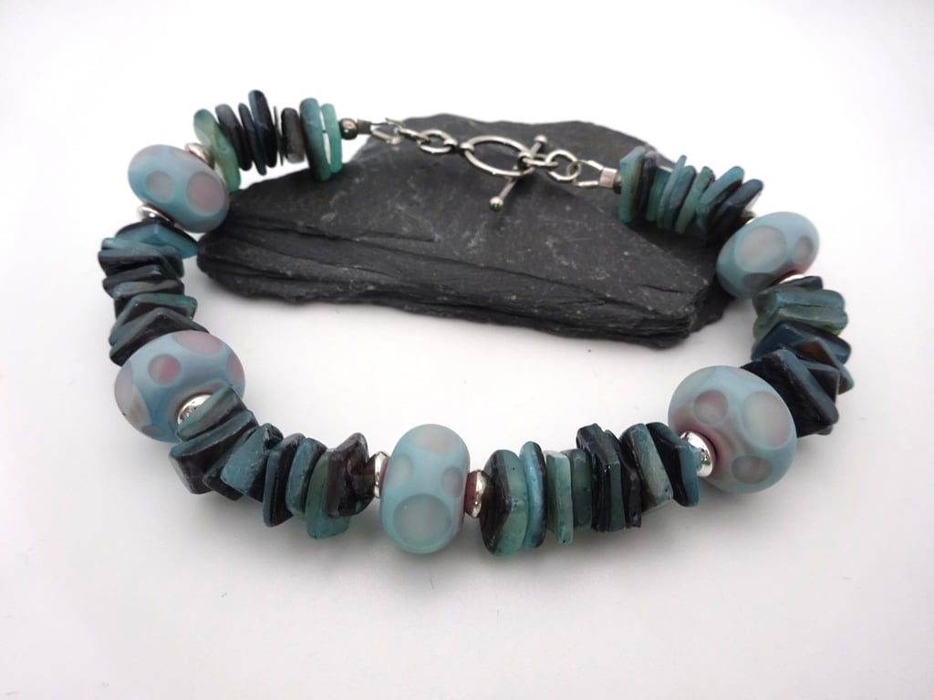 lampwork glass and shell beaded bracelet