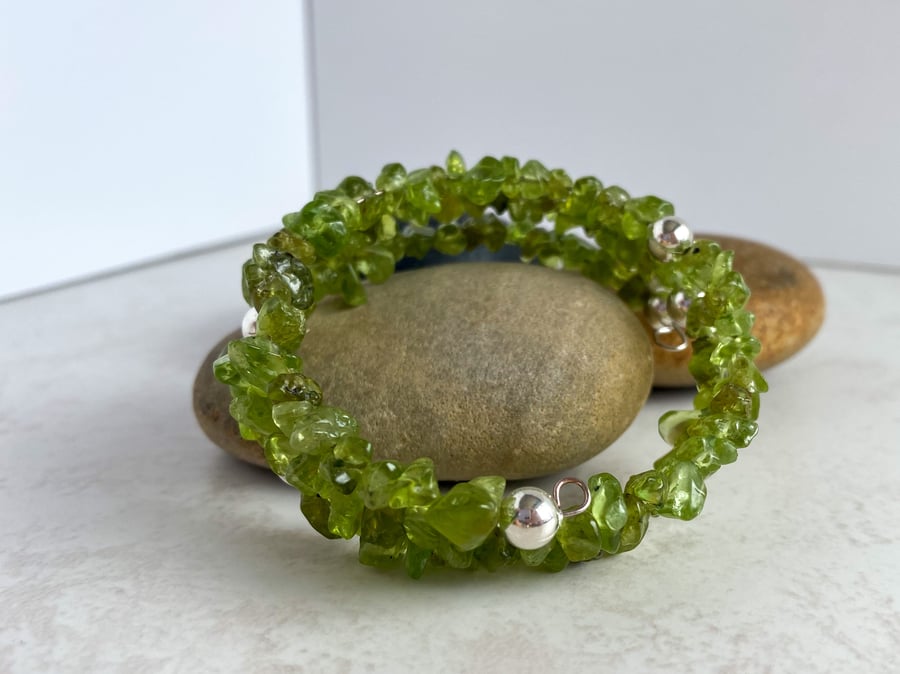 Peridot memory wire stacking bracelet - made in Scotland.