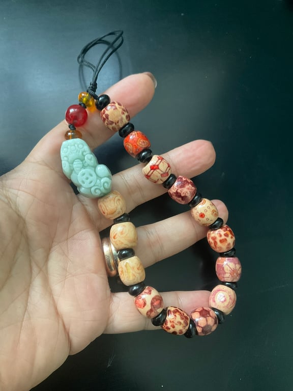 Natural Burma Jade Feng Shui mobile phone charm strap (Jade Pi Xiu) 