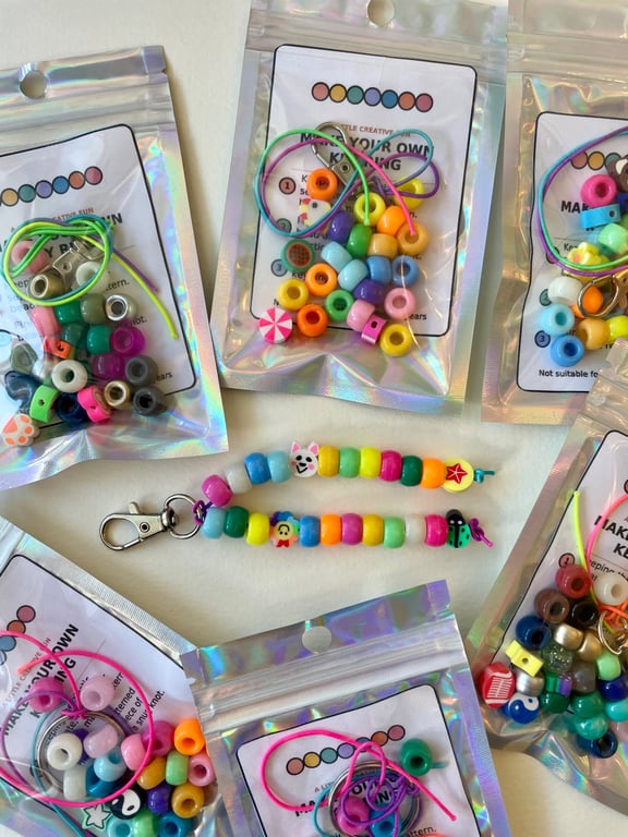 1 x Make Your Own Keyring Kit - Kid's Craft Activity & Party Bag Gift (rainbow)