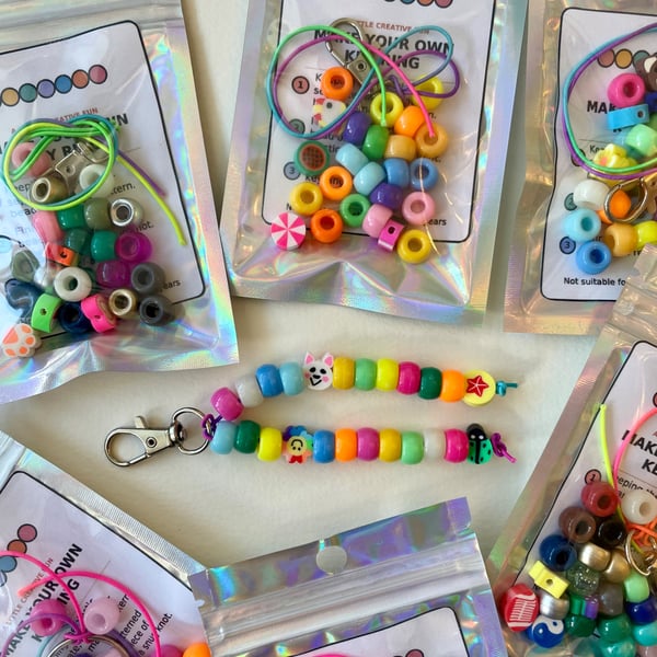 1 x Make Your Own Keyring Kit - Kid's Craft Activity & Party Bag Gift (rainbow)