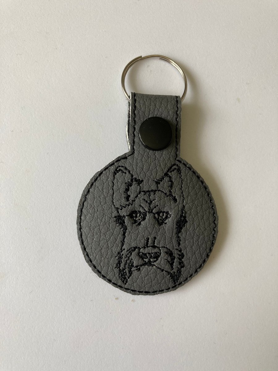 881. Schnauzer keyring.